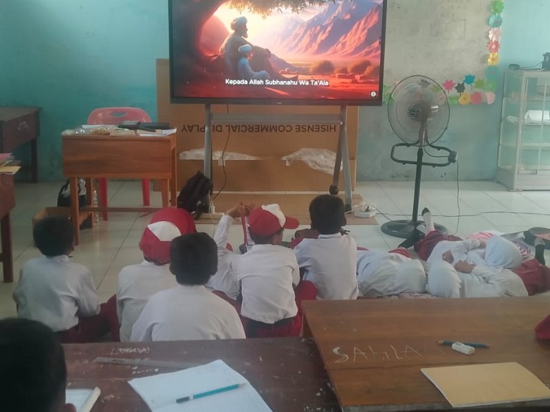 PEMBELAJARAN MENGGUNAKAN TV BANTUAN DARI PEMERINTAH